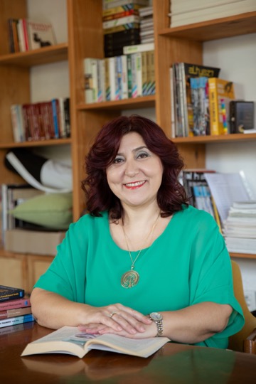 HulyaUstelElevıs